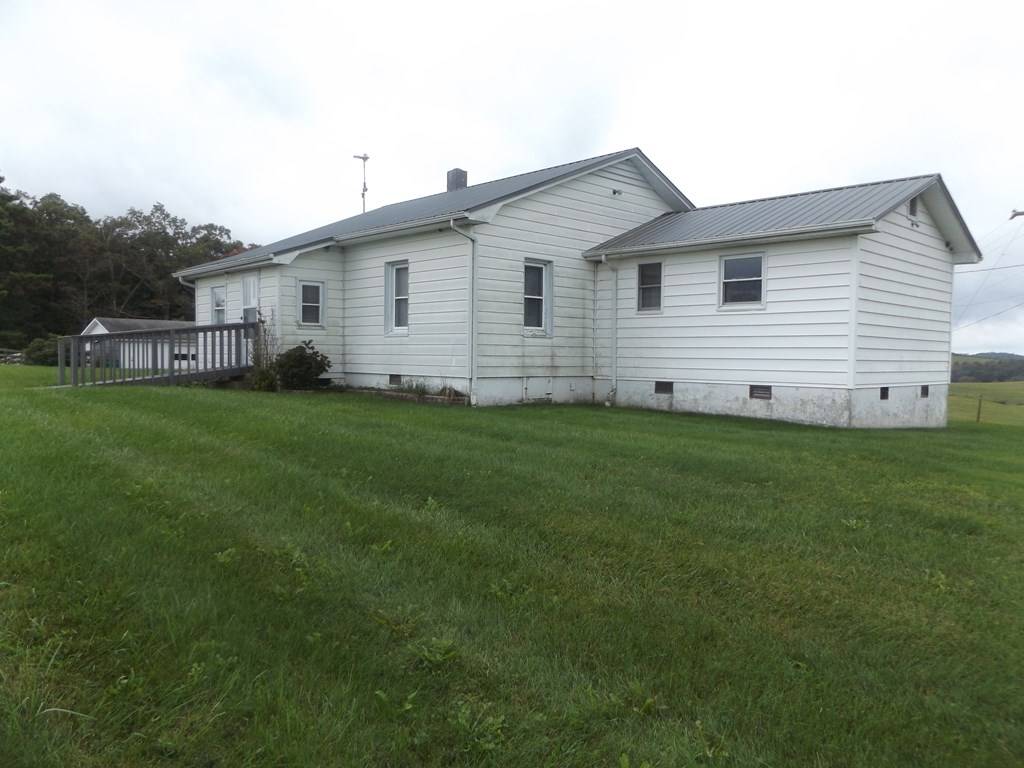 Hillsville, VA 24343,994 Kinzer Rd.