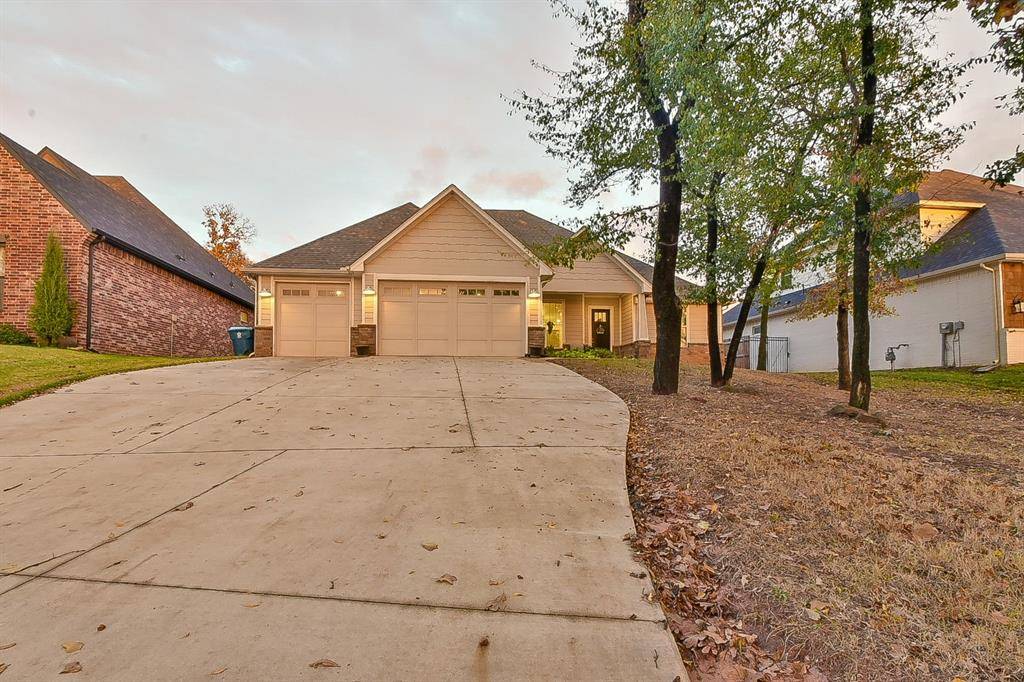 Edmond, OK 73034,2516 Thunder Canyon Court