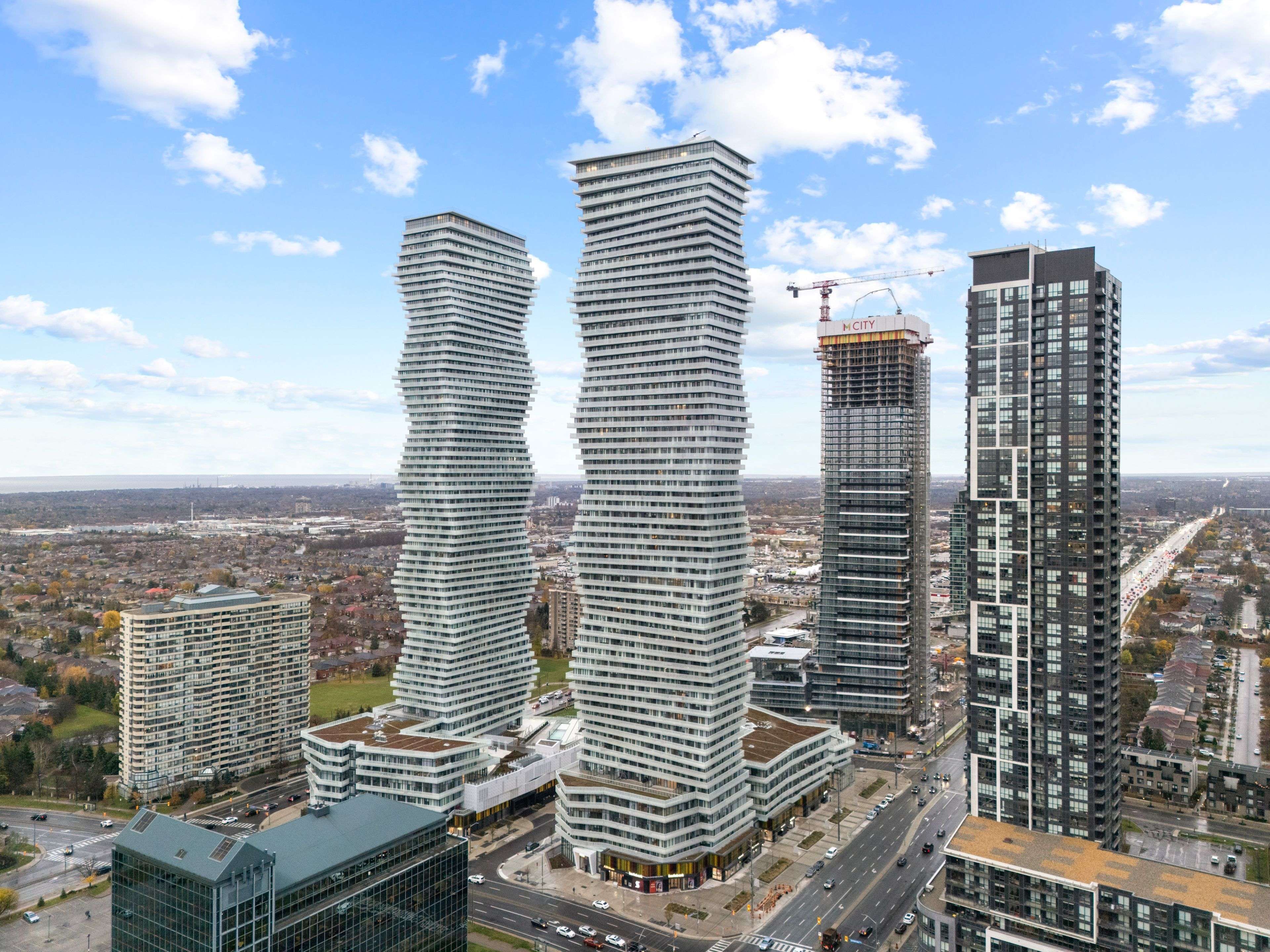 Mississauga, ON L5B 0M3,3900 Confederation Pkwy #1306