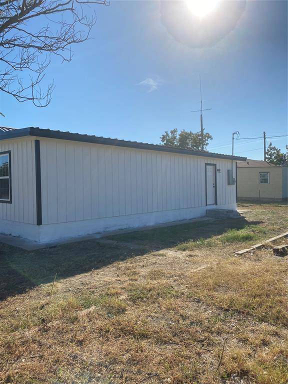 Hamlin, TX 79520,610 NW 7th Street