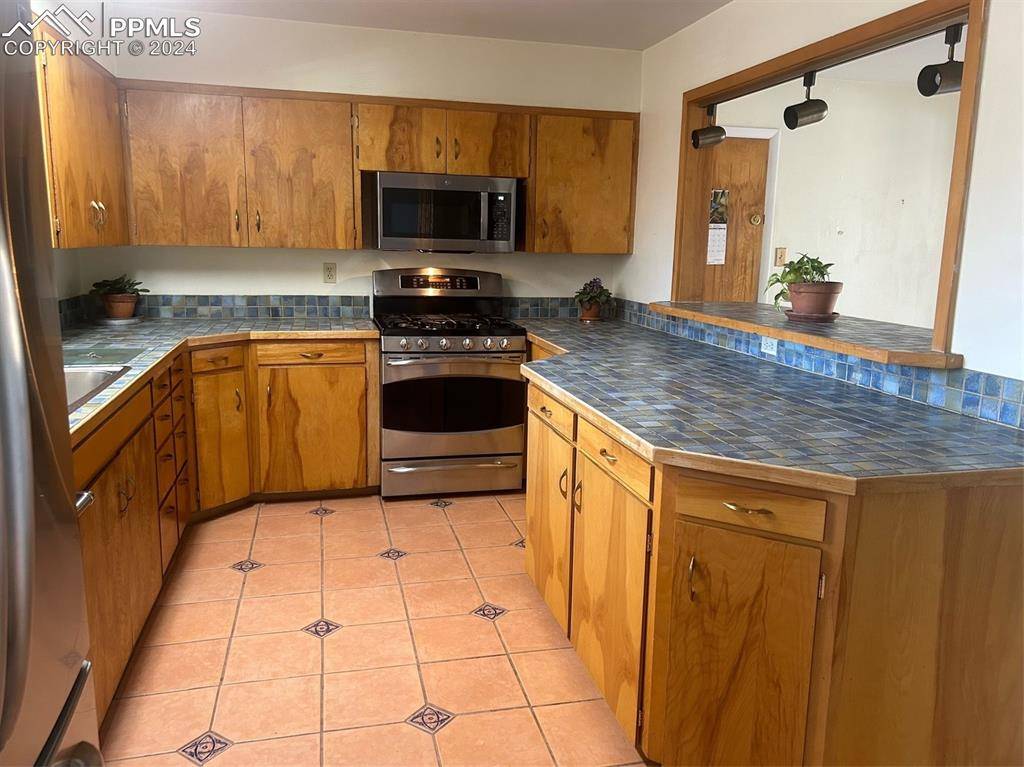 Colorado Springs, CO 80909,2221 Monteagle ST