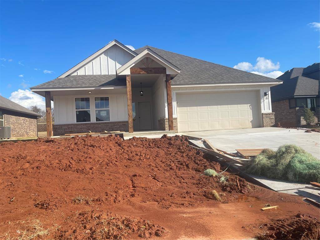 Moore, OK 73160,2420 Creekview Trail