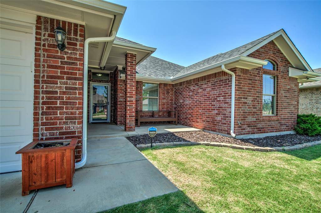 Yukon, OK 73099,808 Canyon Drive