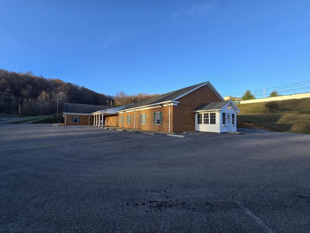 Cedar Bluff, VA 24609,128 Glenwood Street