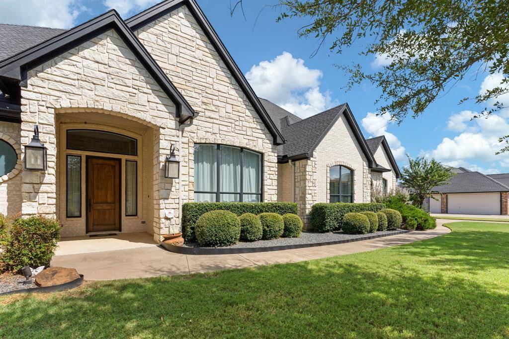 Burleson, TX 76028,317 Meadow Oaks Drive