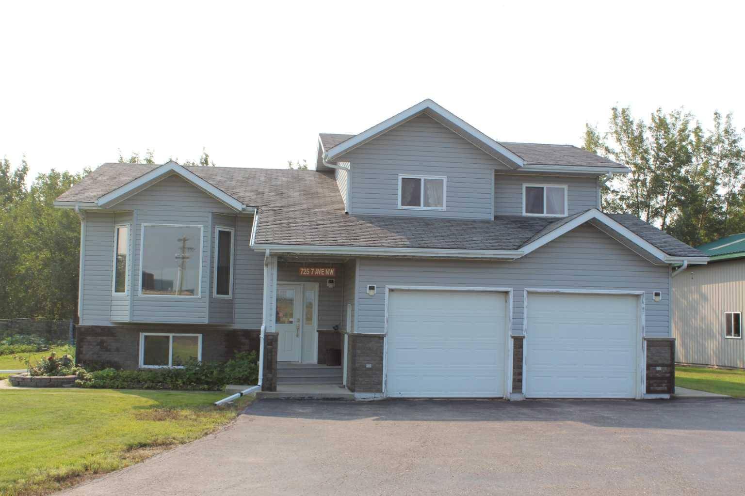 Manning, AB T0H 2M0,725 7th AVE NW