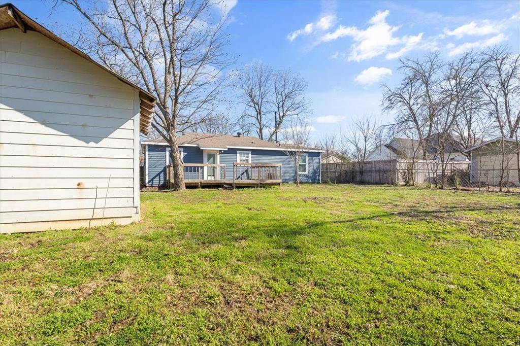 Whitesboro, TX 76273,105 Sunset Street