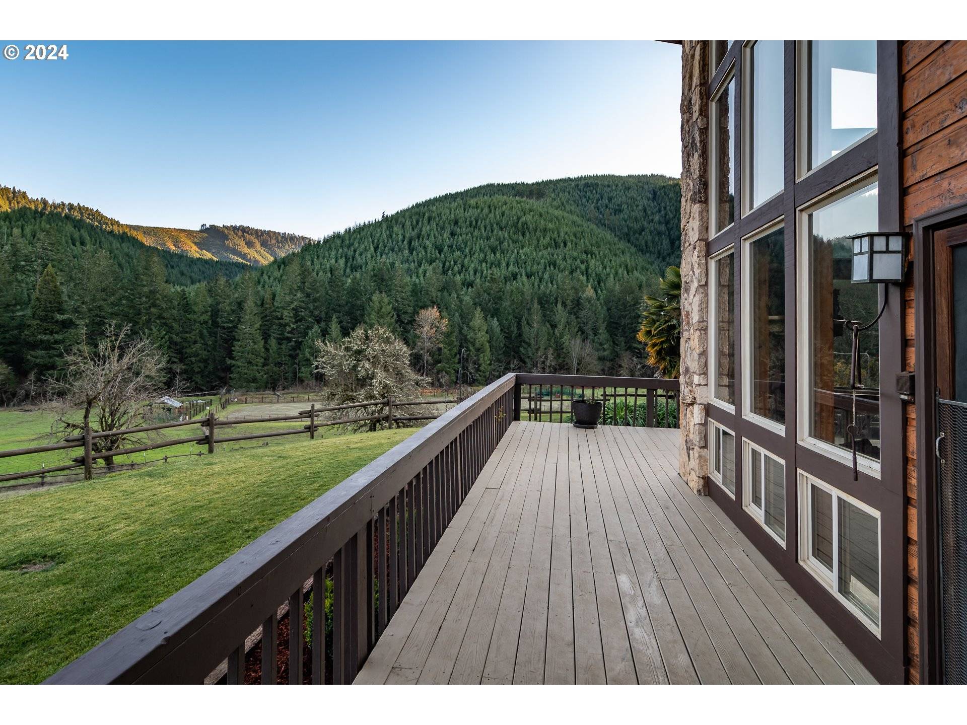 Canyonville, OR 97417,325 BEALS CREEK RD