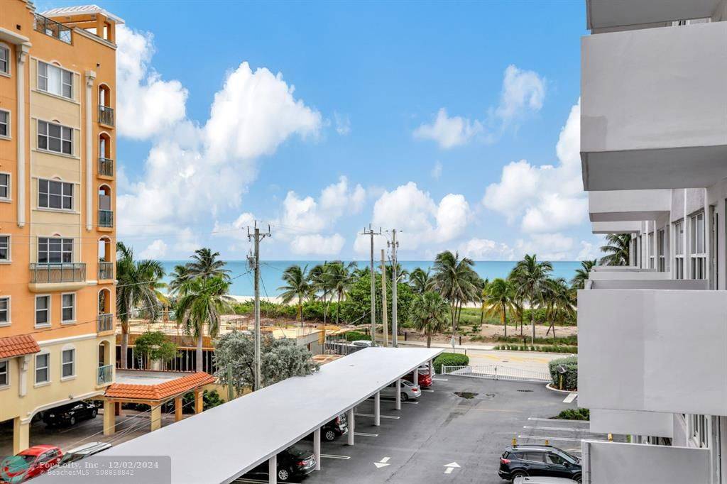 Pompano Beach, FL 33062,405 N Ocean Blvd  #407