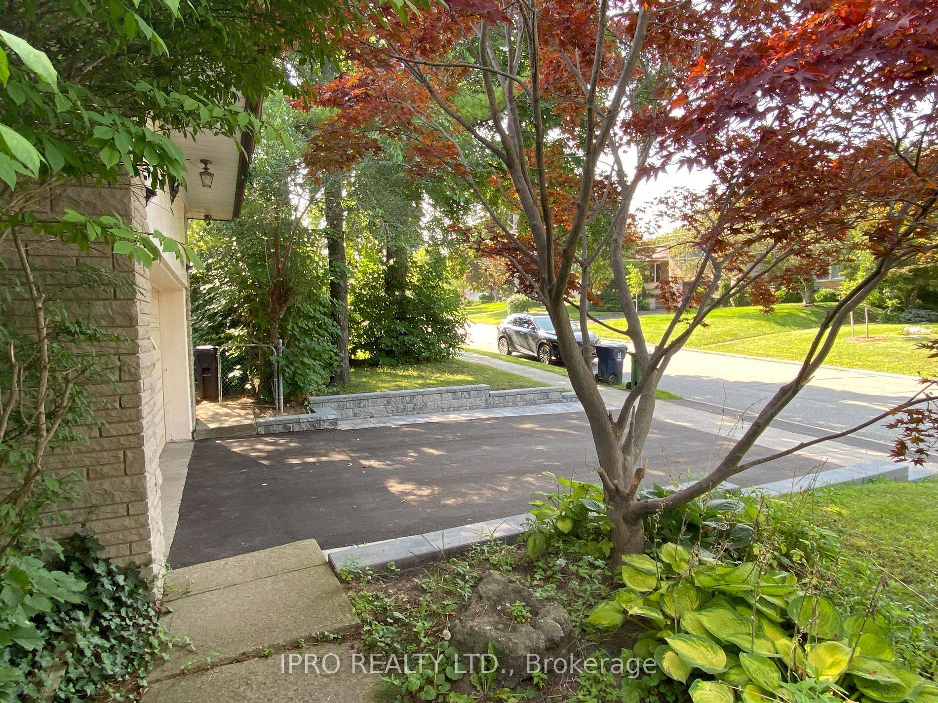 Toronto C15, ON M2K 1L7,56 Morewood CRES #PrimBdr