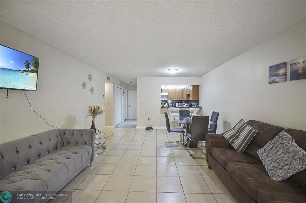 Hialeah, FL 33015,7000 NW 186th St  #4-219