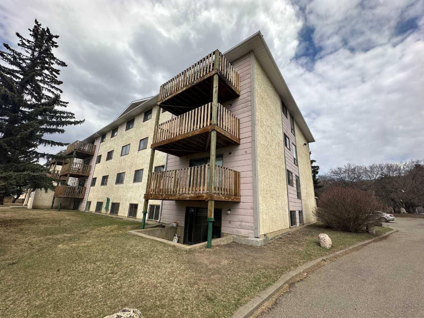 Peace River, AB T8S 1C7,7801 98 ST #219