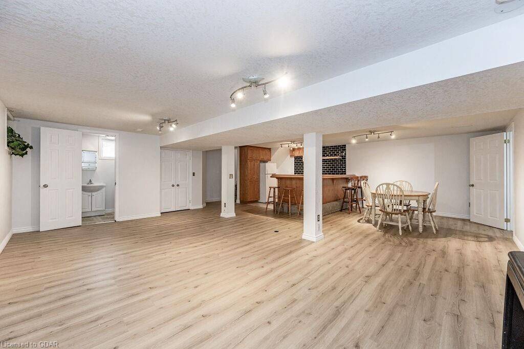 Guelph, ON N1G 2H8,195 EDINBURGH RD S #Basement