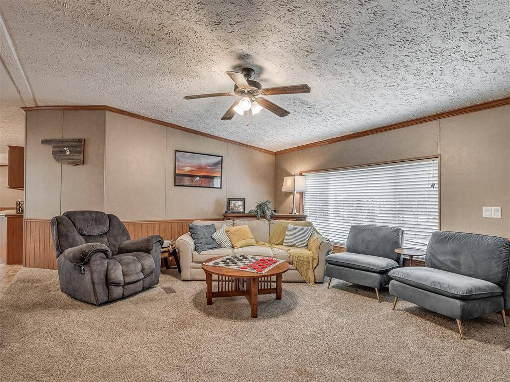 Canadian, OK 74425,402 Lochview Lane