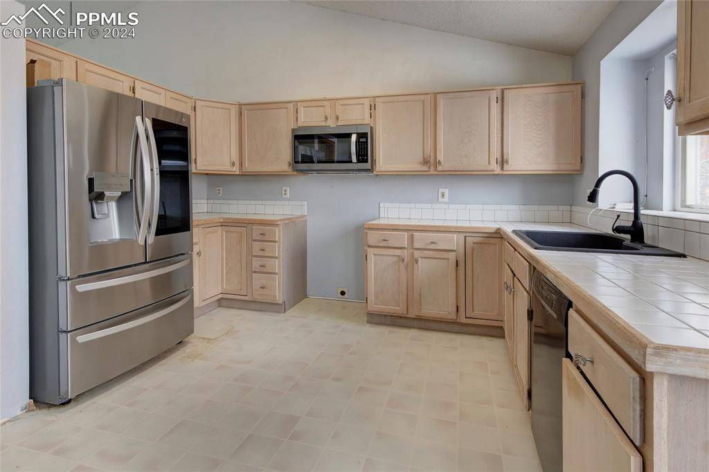 Colorado Springs, CO 80922,3350 Richmond DR