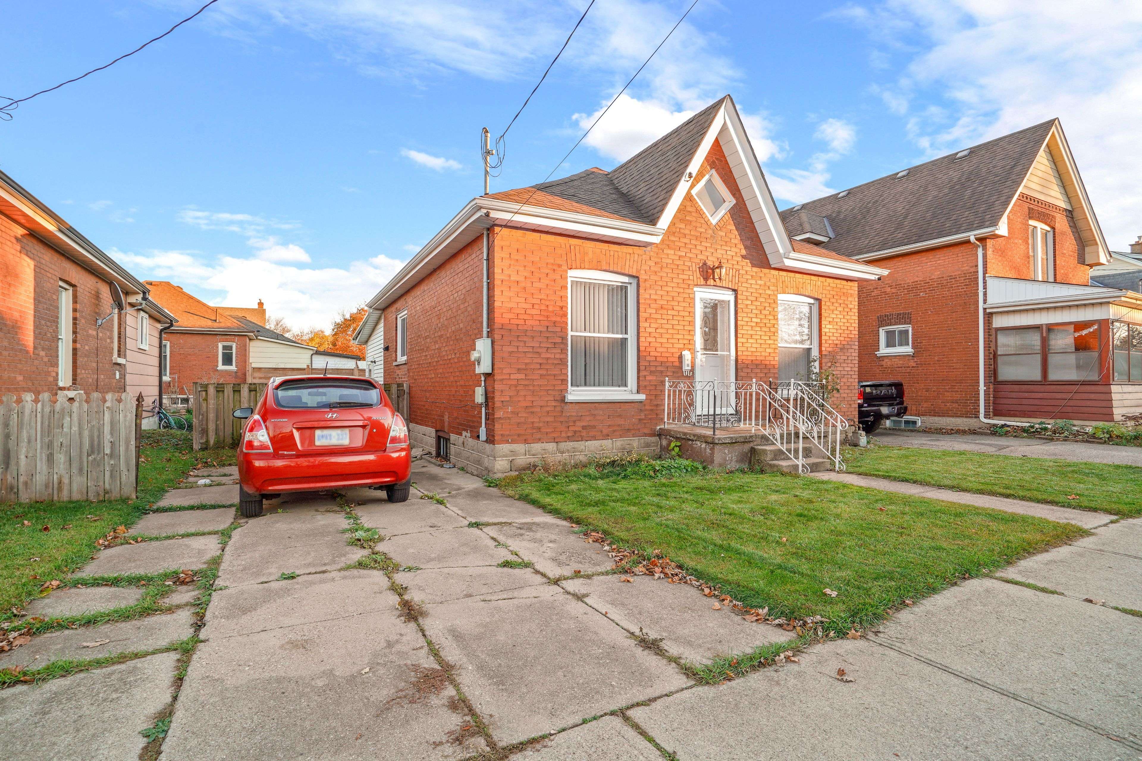 Brantford, ON N3S 1M2,46 Bishop ST