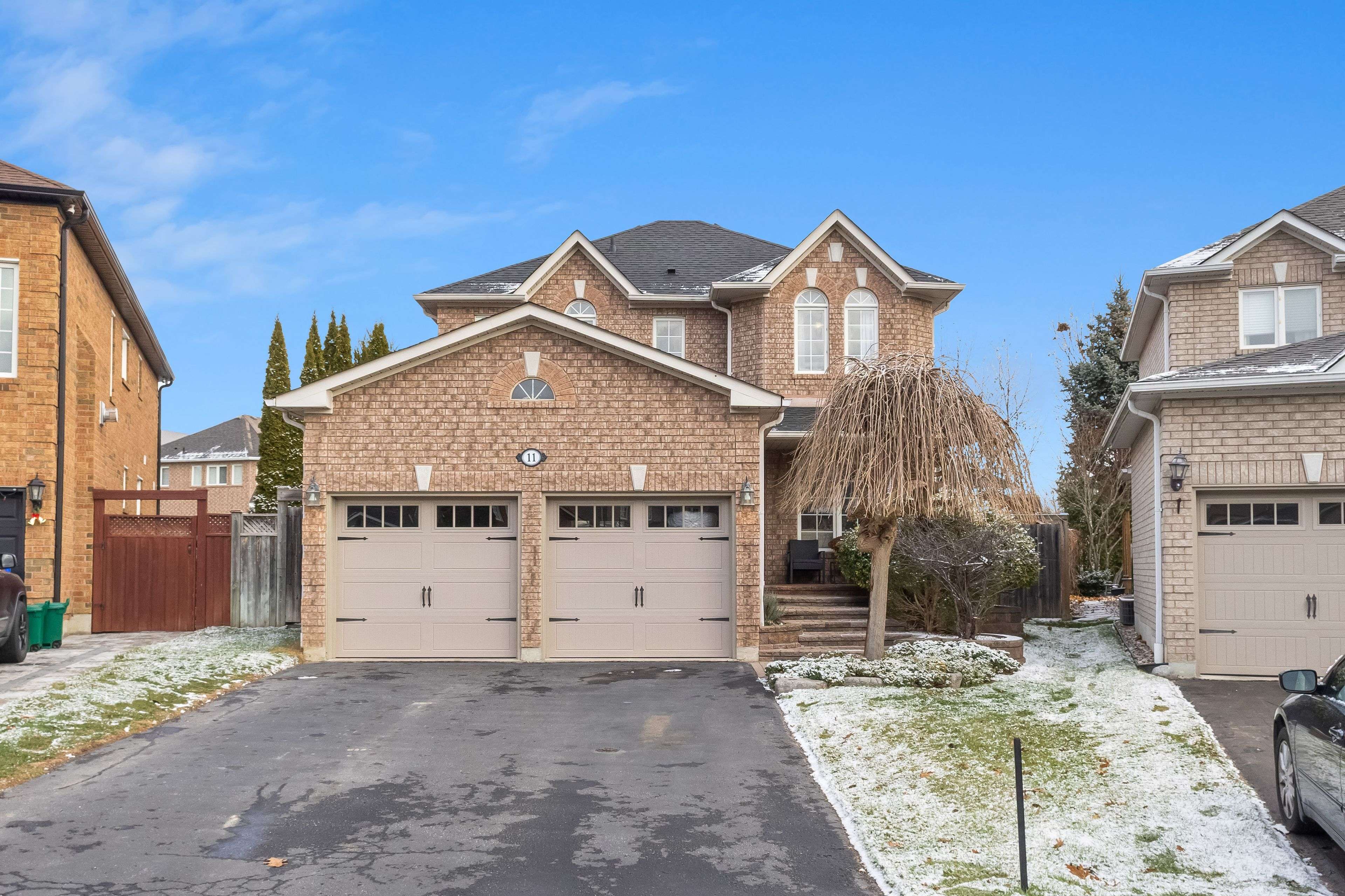 Whitby, ON L1R 2S3,11 Pineway CT