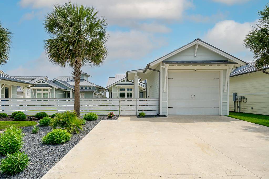 Rockport, TX 78382,118 Reserve Lane