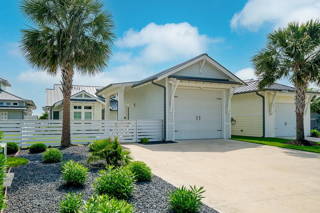 Rockport, TX 78382,118 Reserve Lane