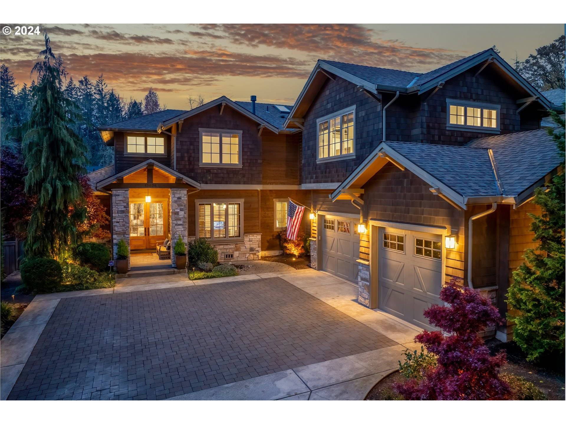 Lake Oswego, OR 97034,13636 GOODALL RD