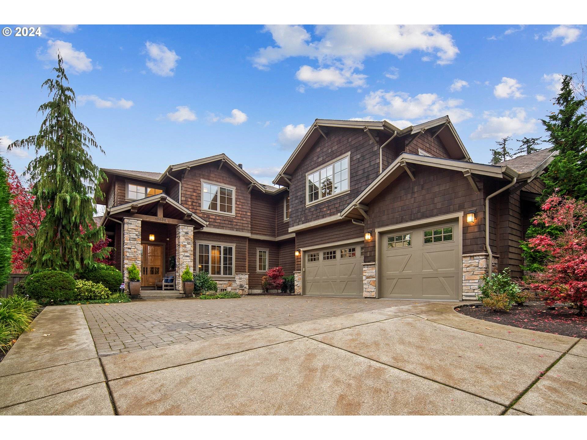 Lake Oswego, OR 97034,13636 GOODALL RD