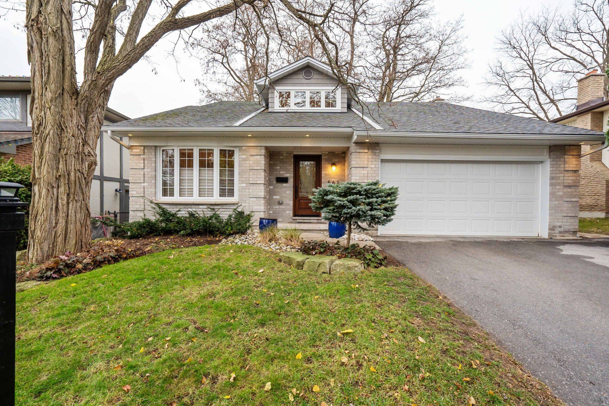 London, ON N6K 3G5,562 Grand View AVE