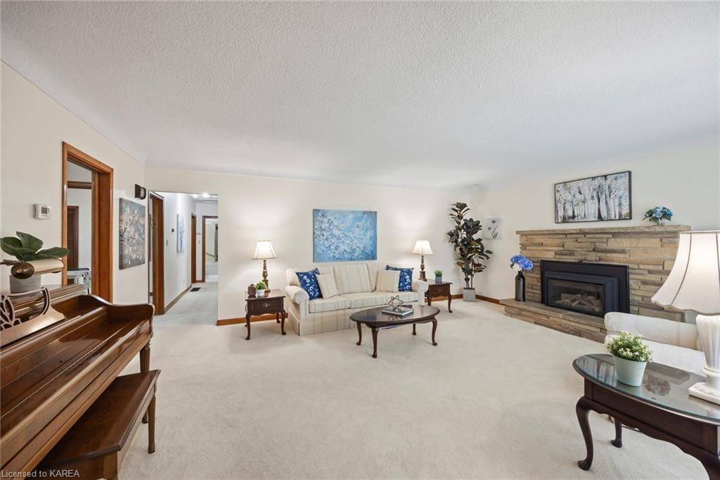 51 MACKENZIE CRES, Kingston, ON K7M 2S2