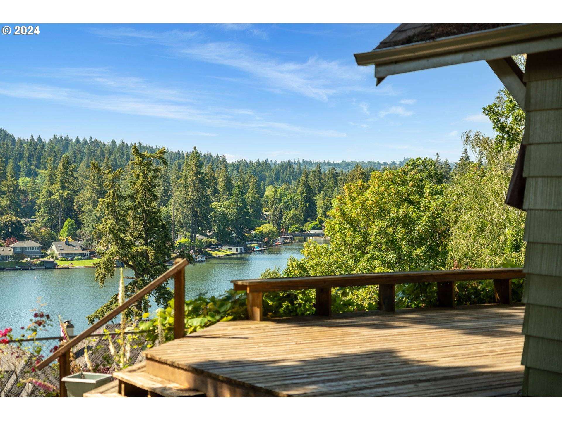 Lake Oswego, OR 97035,3520 UPPER DR