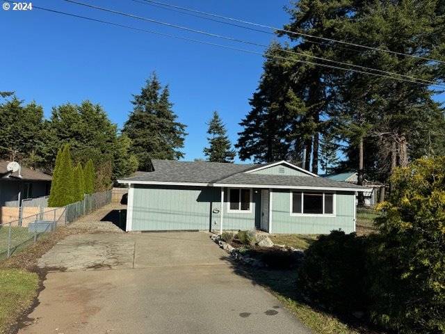 Bandon, OR 97411,1135 1ST ST NE