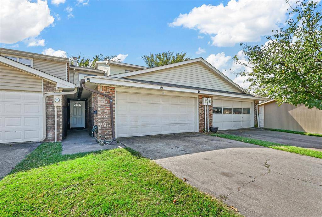 Bedford, TX 76021,922 Shady Creek Lane