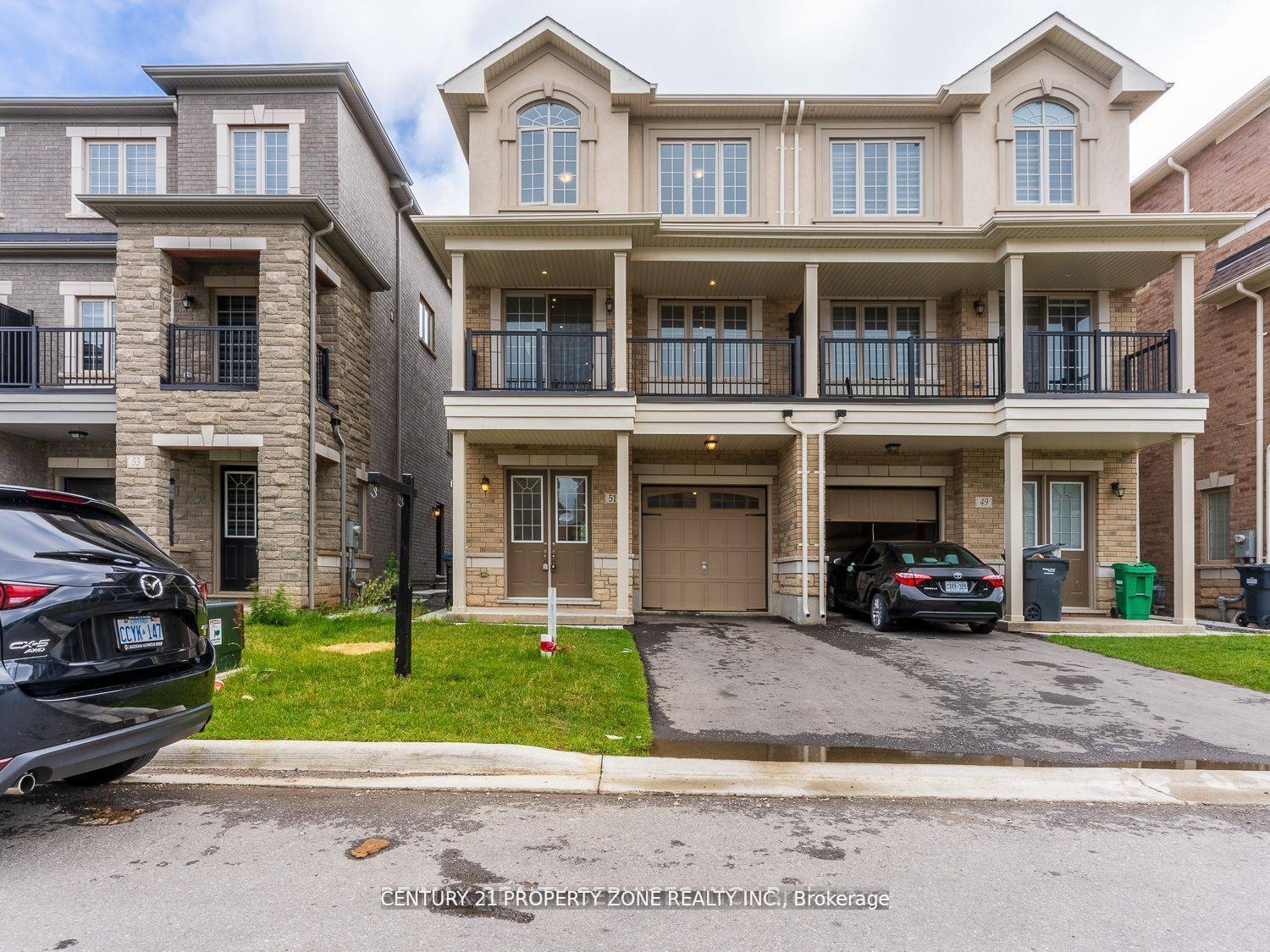 Brampton, ON L6Y 0H8,25 Hashmi PL