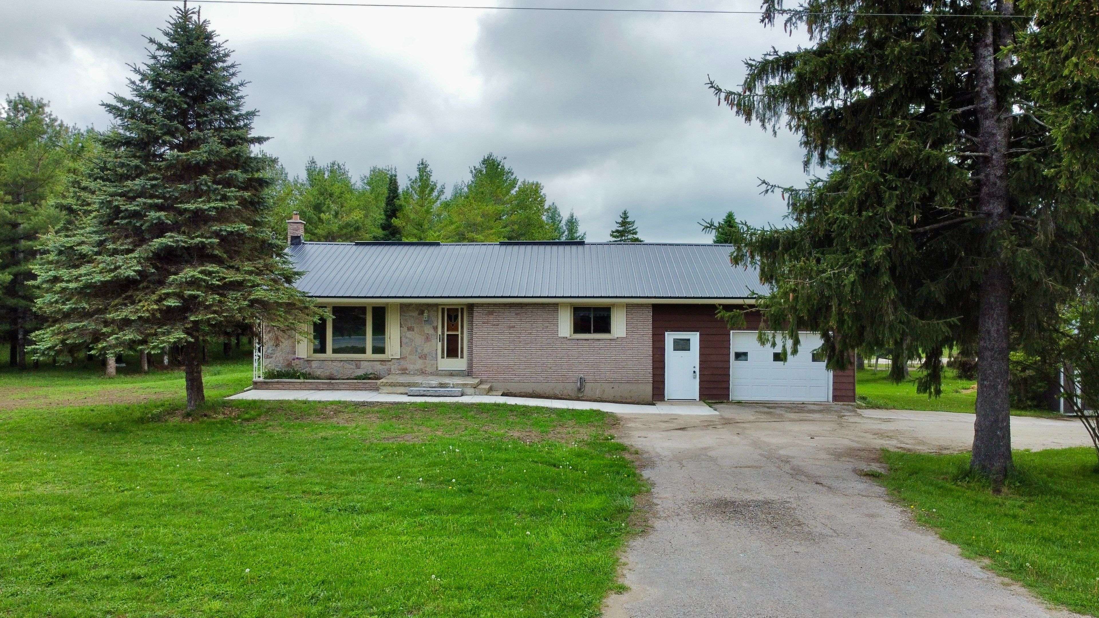 Chatsworth, ON N0H 2V0,315338 Highway 6 N/A