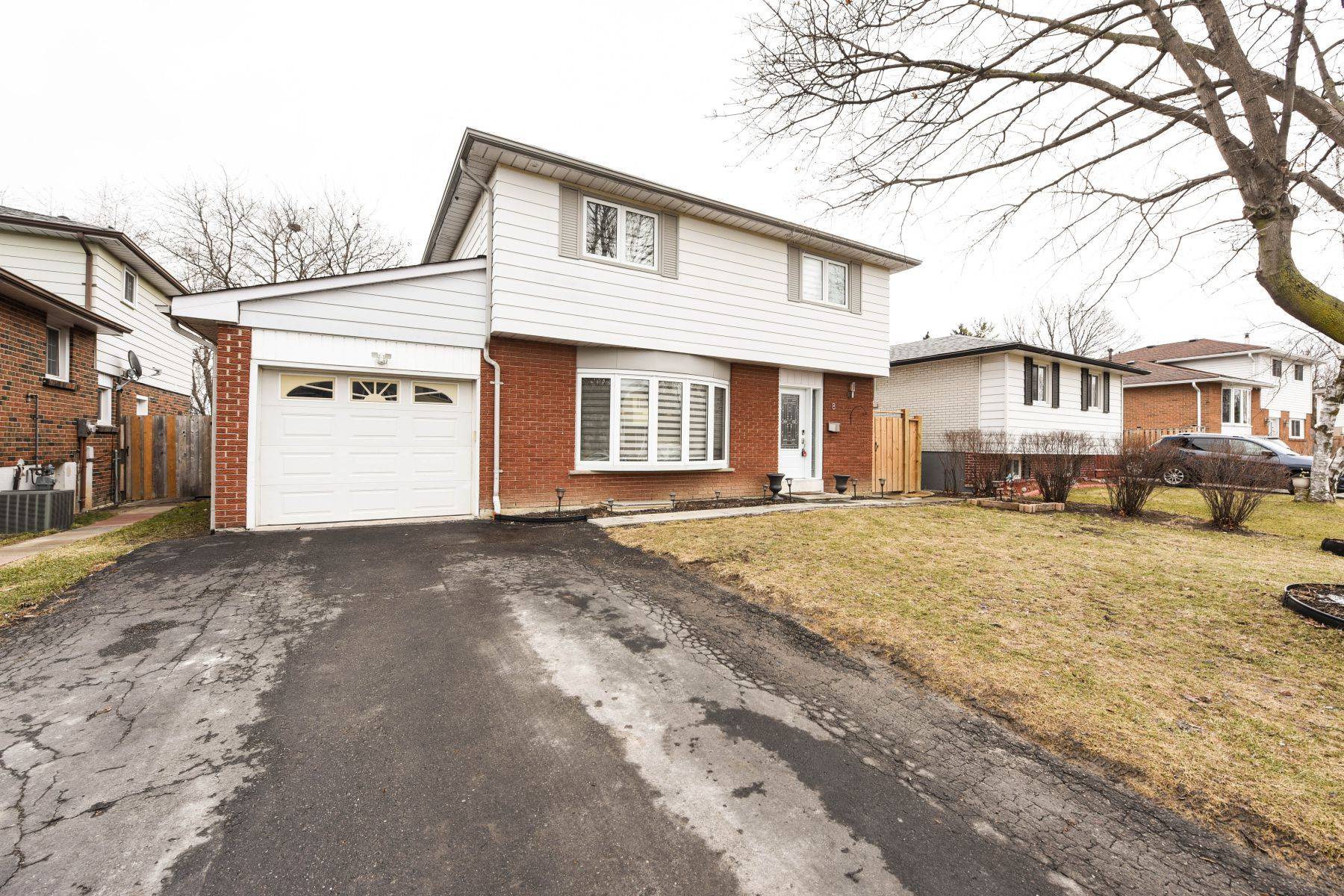 Brampton, ON L6T 1L2,8 Drury CRES