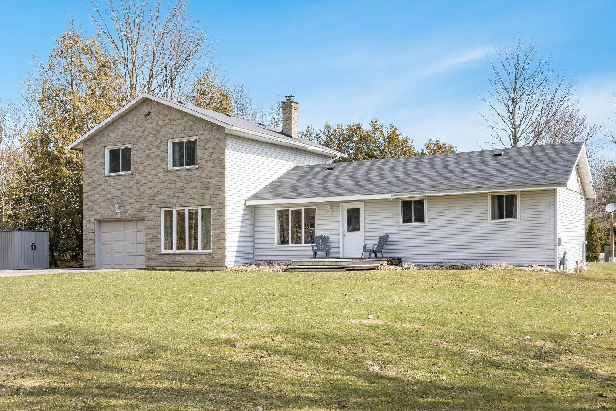 Oro-medonte, ON L0L 1T0,23 Greengables DR