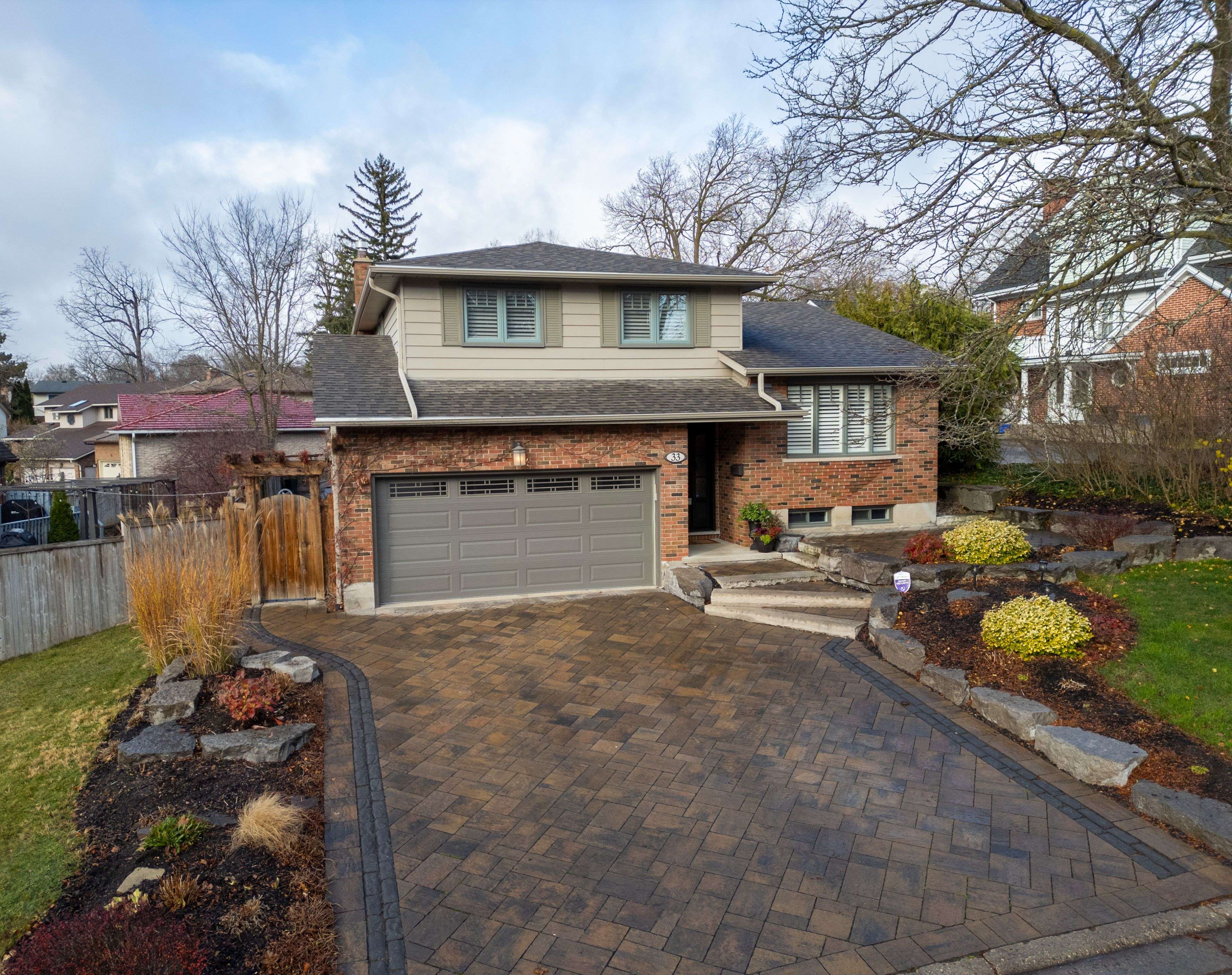 Kitchener, ON N2A 3E5,33 Woodview CRES