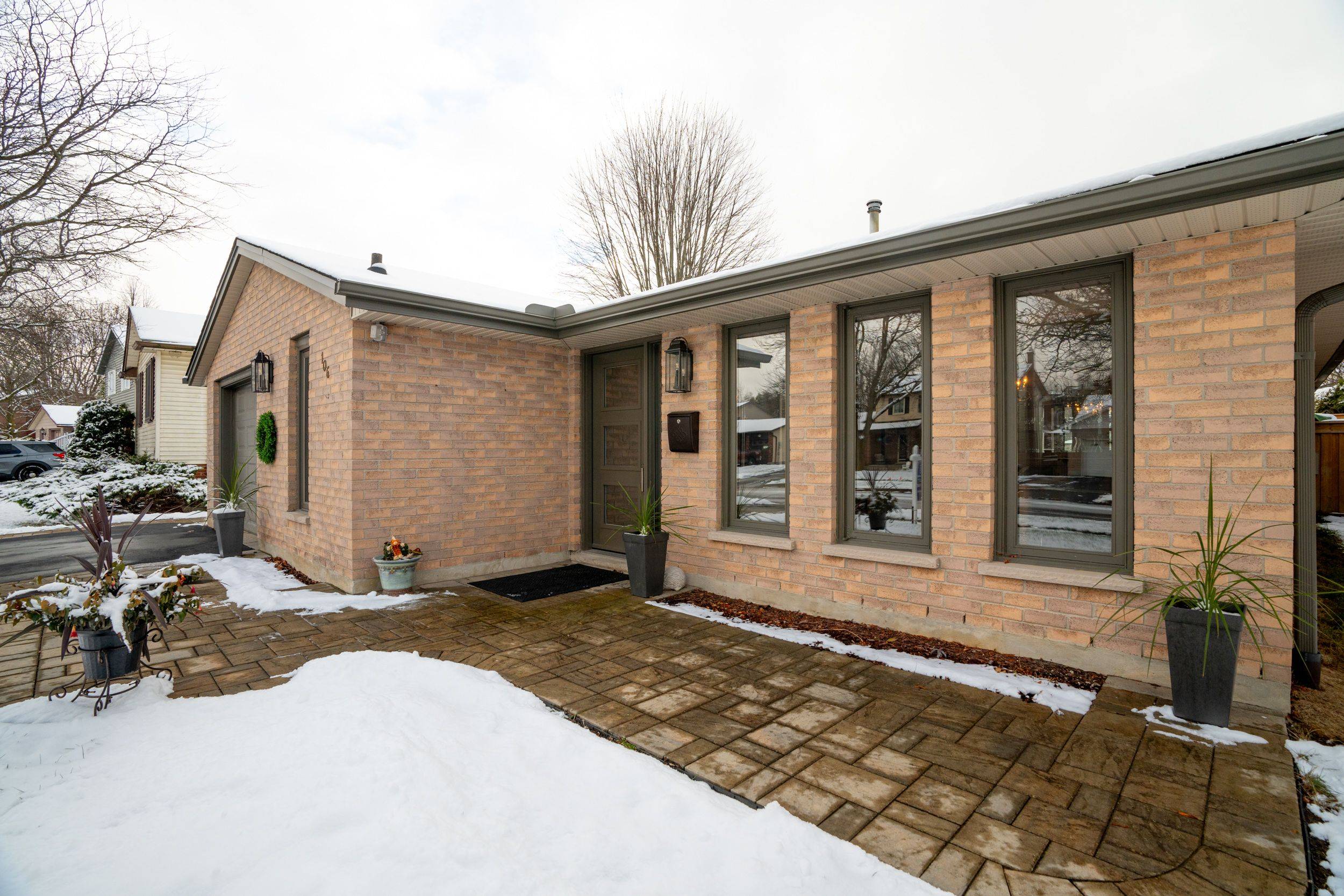 Guelph, ON N1H 7T2,106 Fairmeadow DR