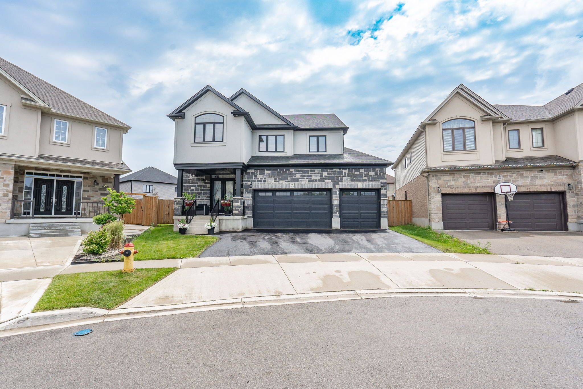 Waterloo, ON N2A 0H2,920 River Ridge CT