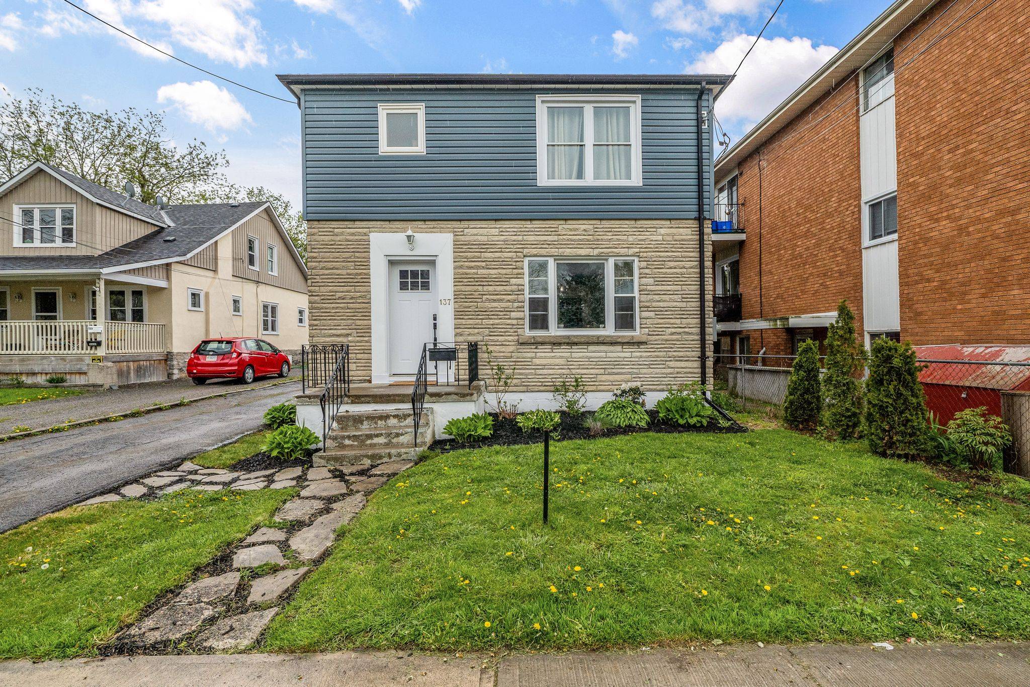 Belleville, ON K8P 1M7,137 Catharine ST