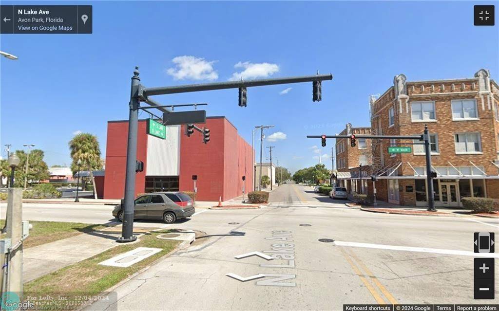 Avon Park, FL 33825,2 W Main St