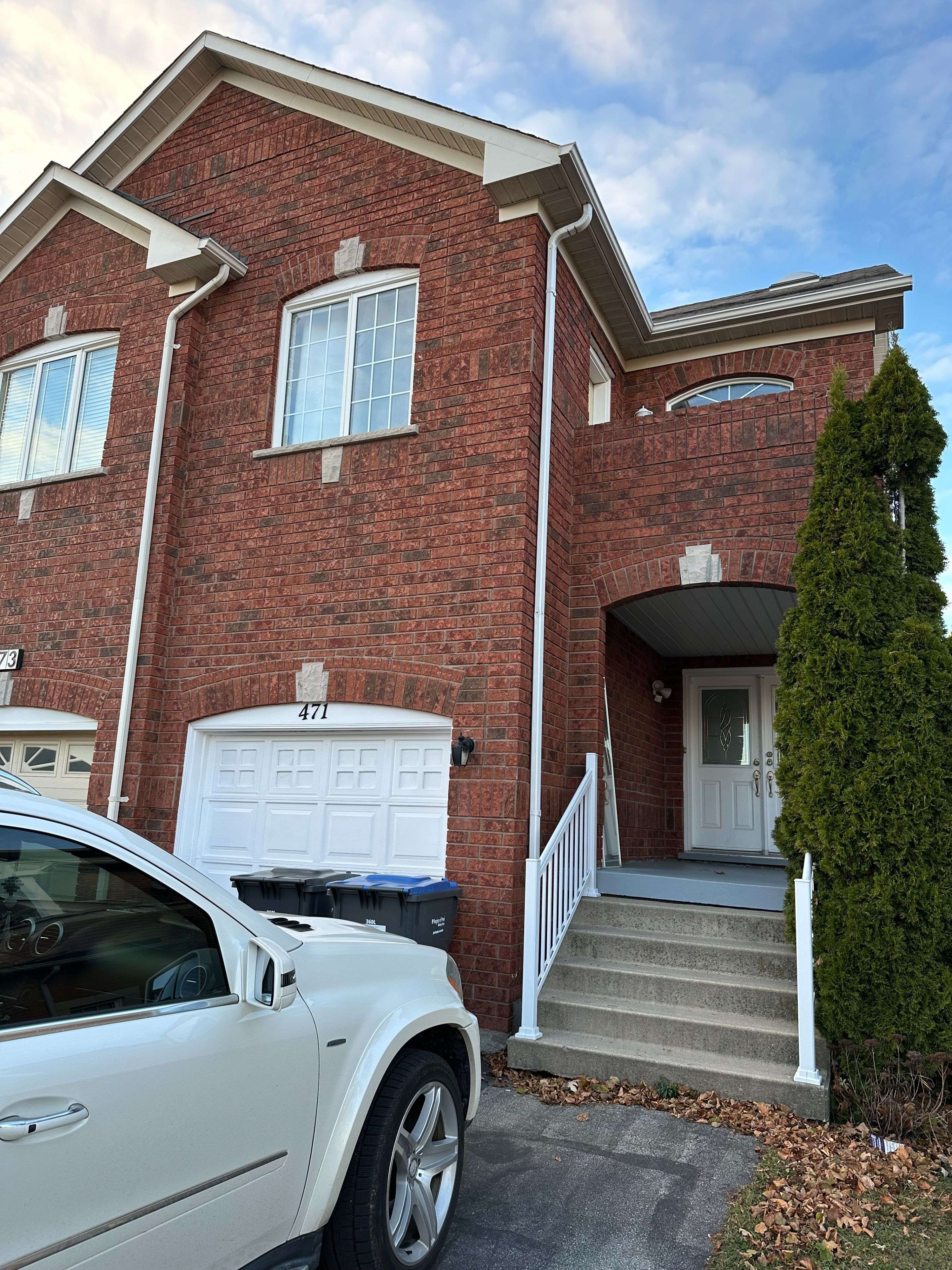 Mississauga, ON L5B 4H3,471 Stonetree CT S