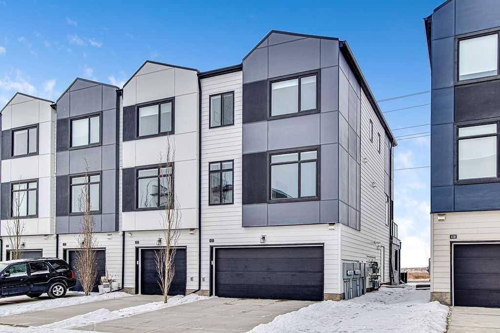 Calgary, AB T2A7W8,8535 19 AVE SE #421