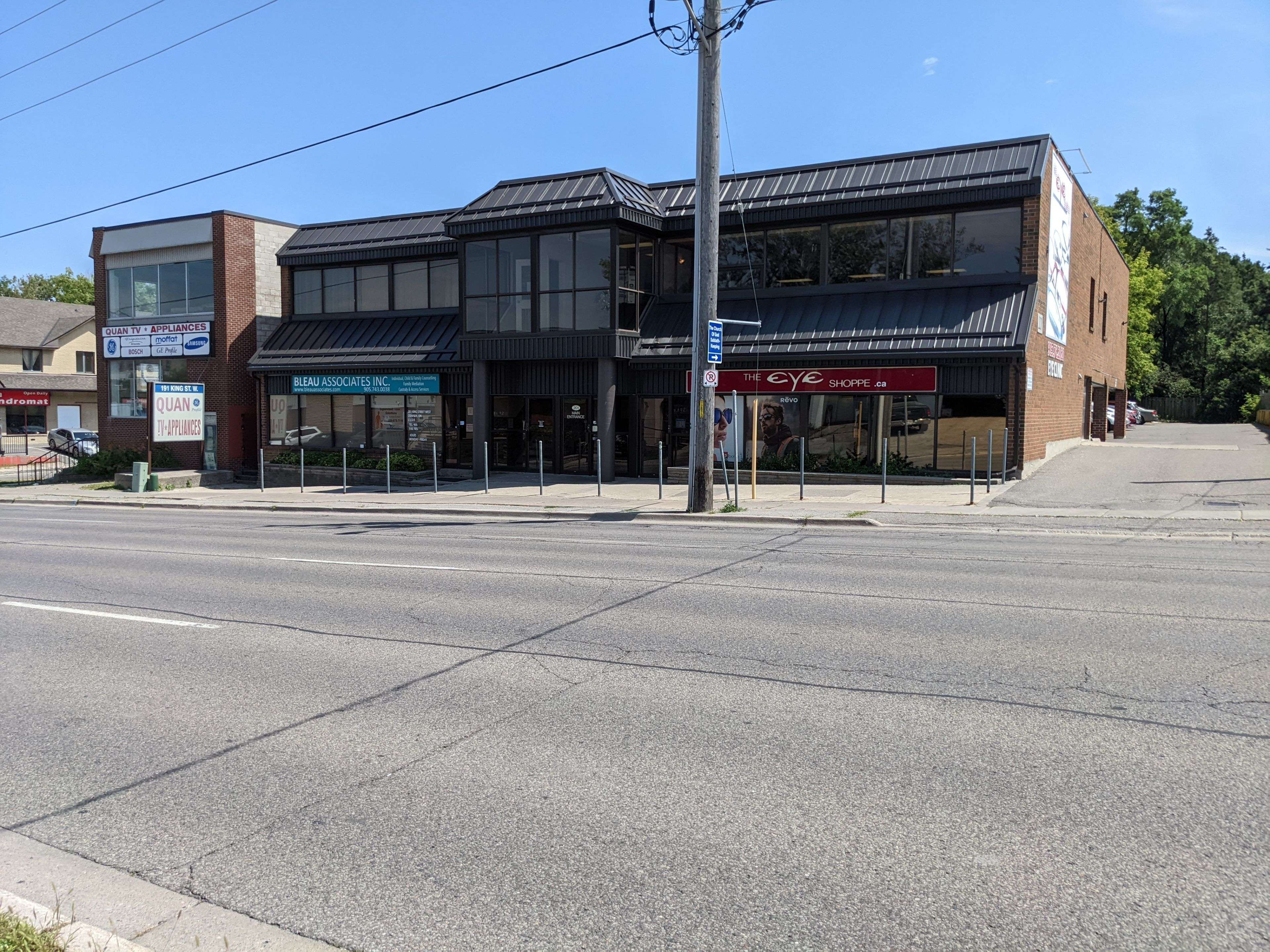 Oshawa, ON L1J 2J5,201 King ST W #2C