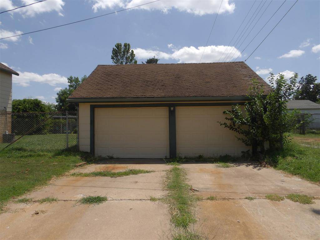 Chickasha, OK 73018,1102 S 19th Street