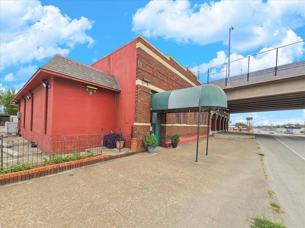 Terrell, TX 75160,419 E Moore Avenue