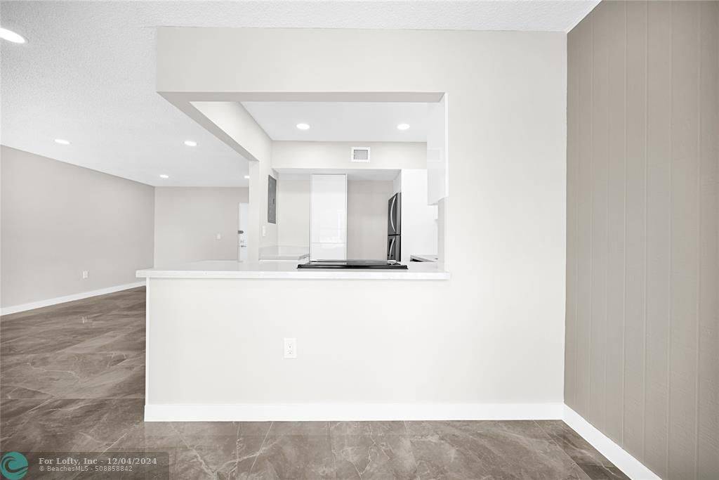 Sunny Isles Beach, FL 33160,17620 Atlantic Blvd  #202