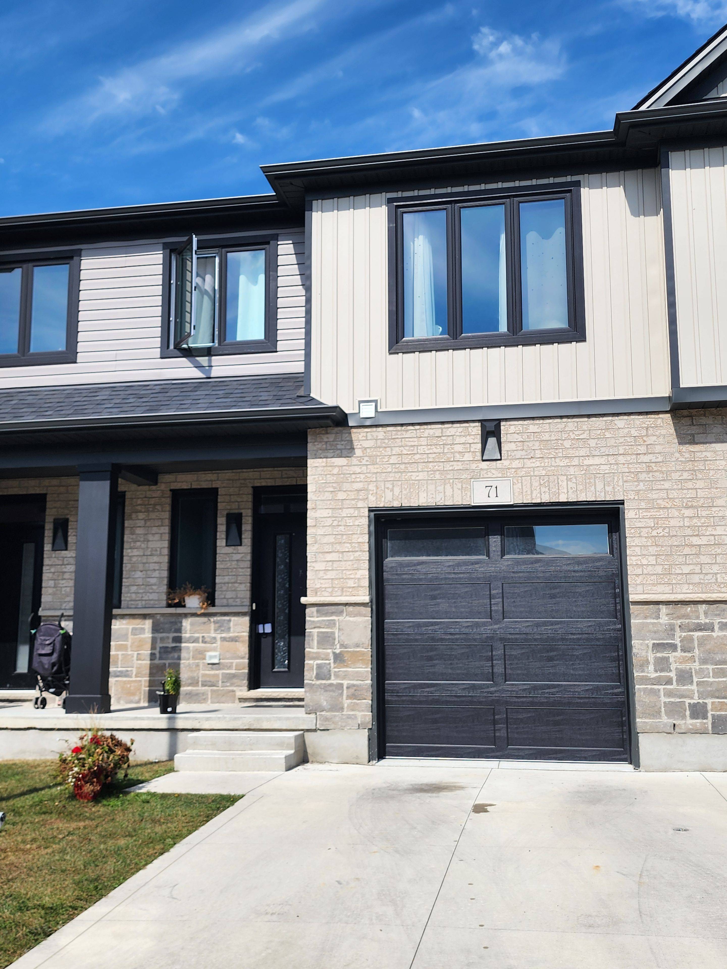 Strathroy-caradoc, ON N0L 1W0,601 Lions Park DR #71