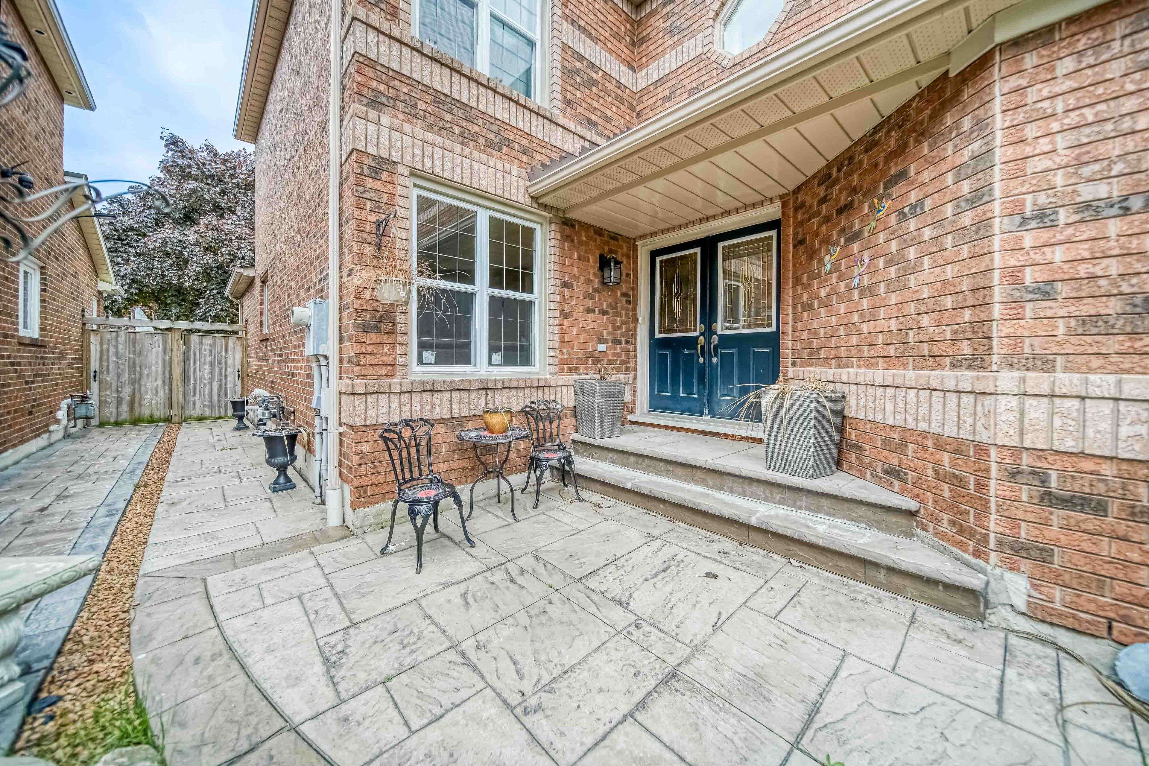 Mississauga, ON L5N 6V4,3206 Forrestdale CIR