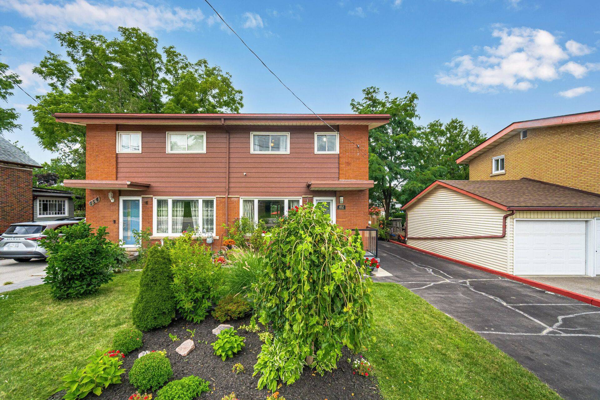 Kitchener, ON N2M 3P5,452 Ottawa ST S