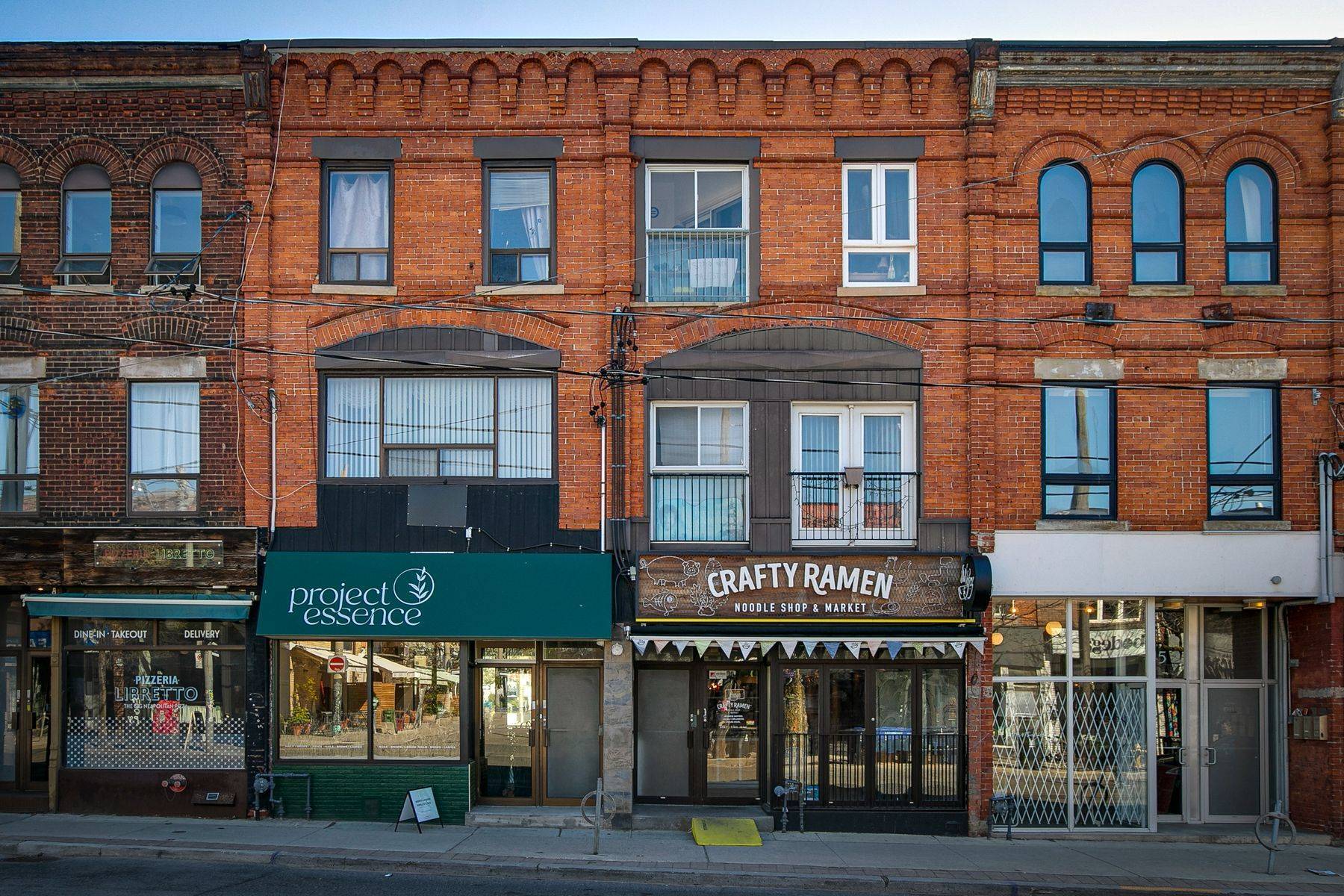 Toronto C01, ON M6J 2Z8,219 Ossington AVE