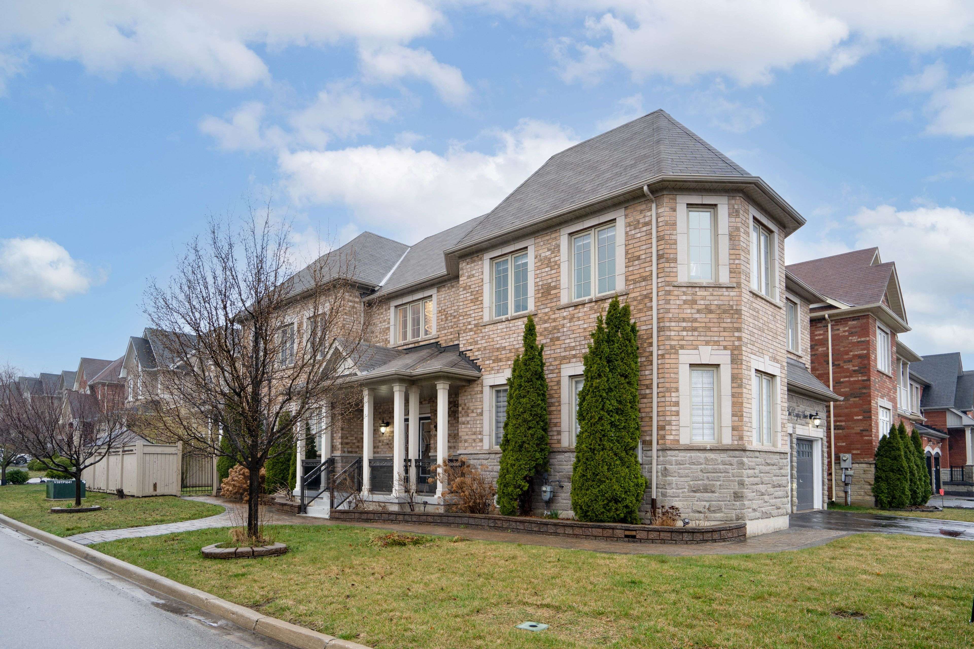 Vaughan, ON L4H 0Y7,162 Via Borghese ST